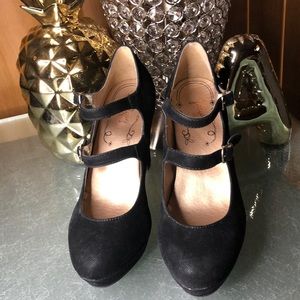 Jellypop Essie Black Nubuck Heels